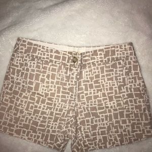 Shorts, tan and white design